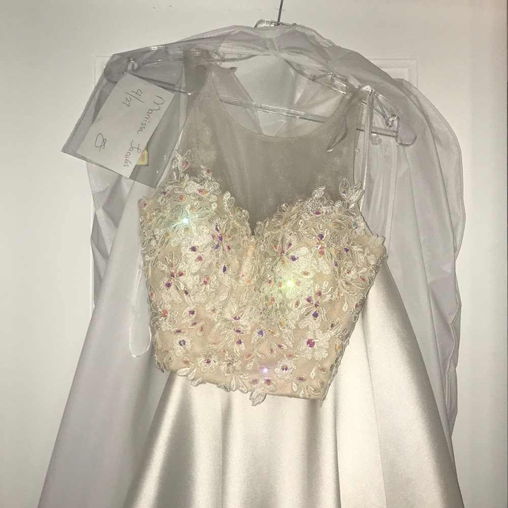 Dave and Johnny prom dress. Only worn once.